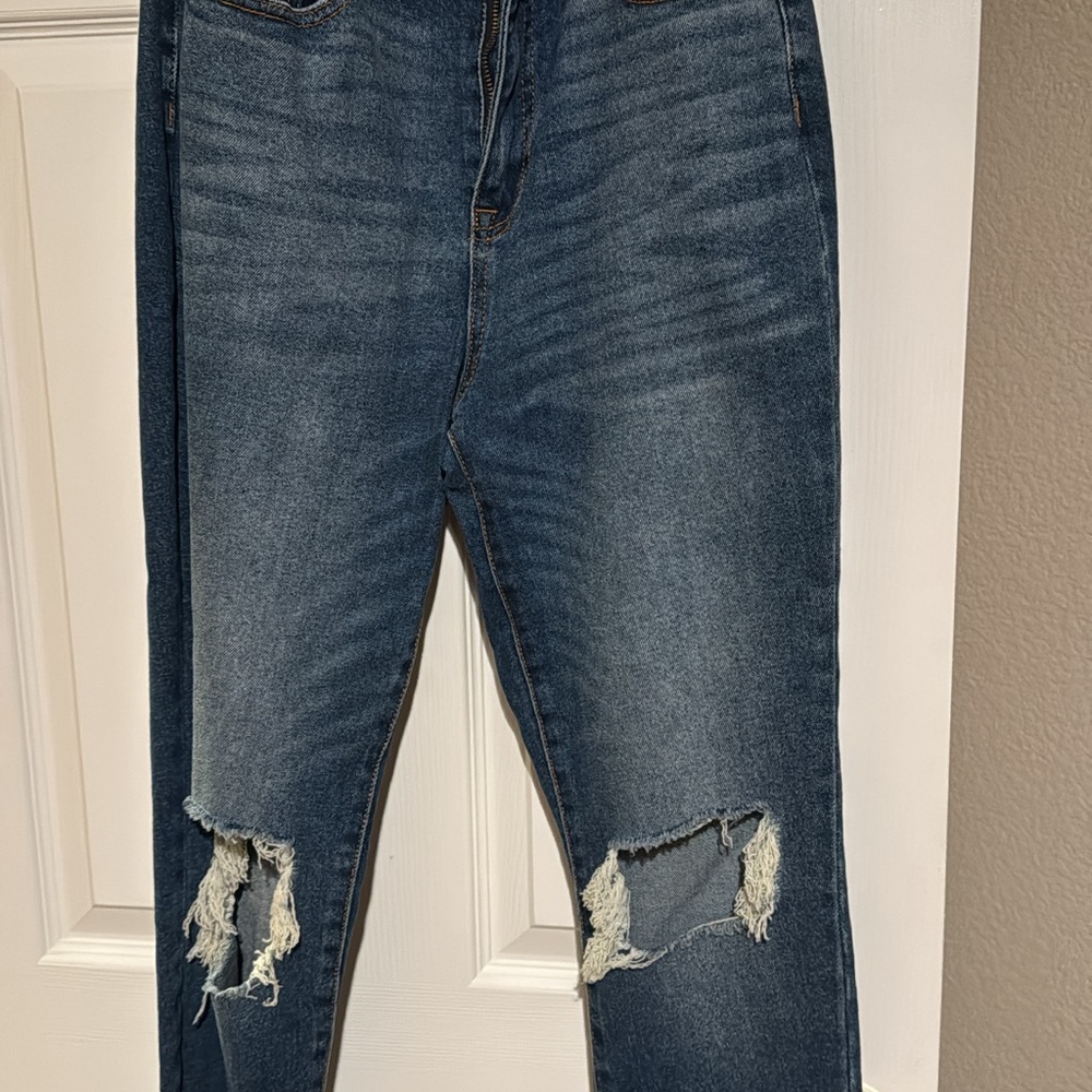 Dark Wash Distressed Women's Jeans - Classic Stretch Denim